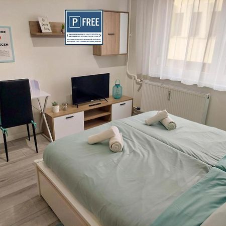 Aweshome City Apartment - 3 Bedrooms And Free Parking Debrecen Luaran gambar