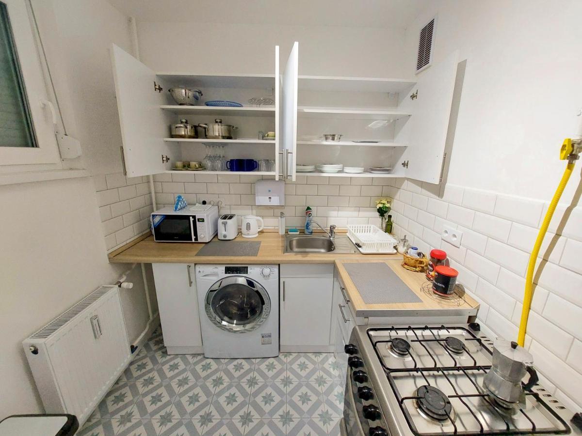 Aweshome City Apartment - 3 Bedrooms And Free Parking Debrecen Luaran gambar