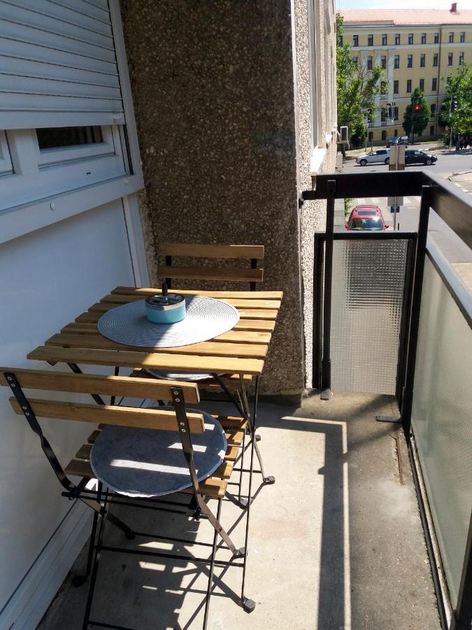 Aweshome City Apartment - 3 Bedrooms And Free Parking Debrecen Luaran gambar