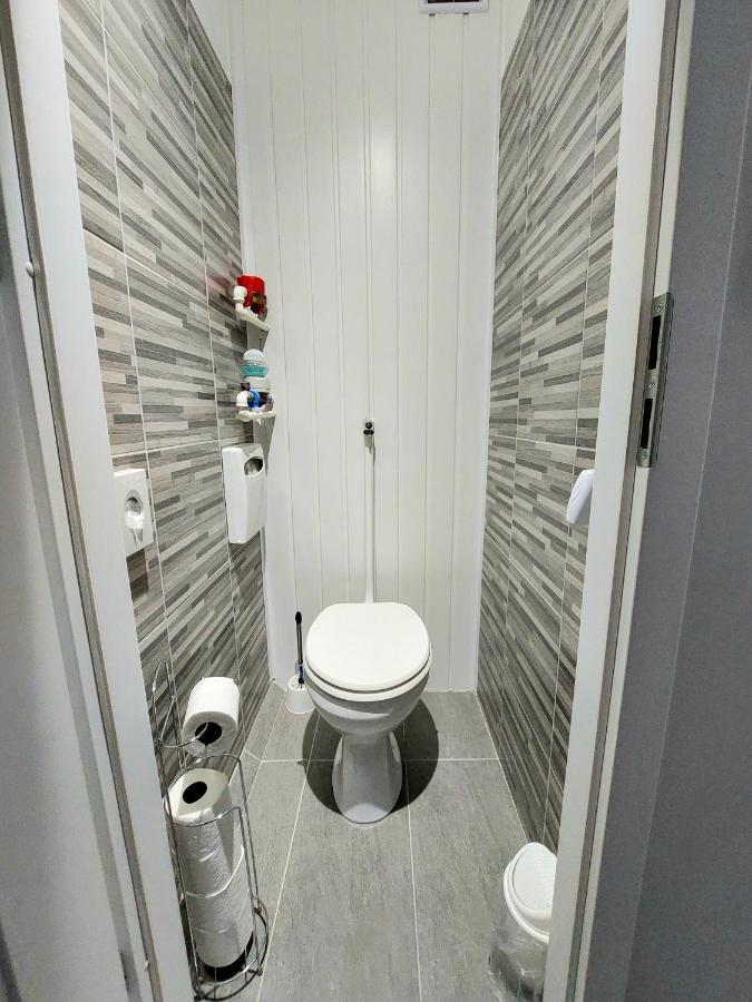 Aweshome City Apartment - 3 Bedrooms And Free Parking Debrecen Luaran gambar