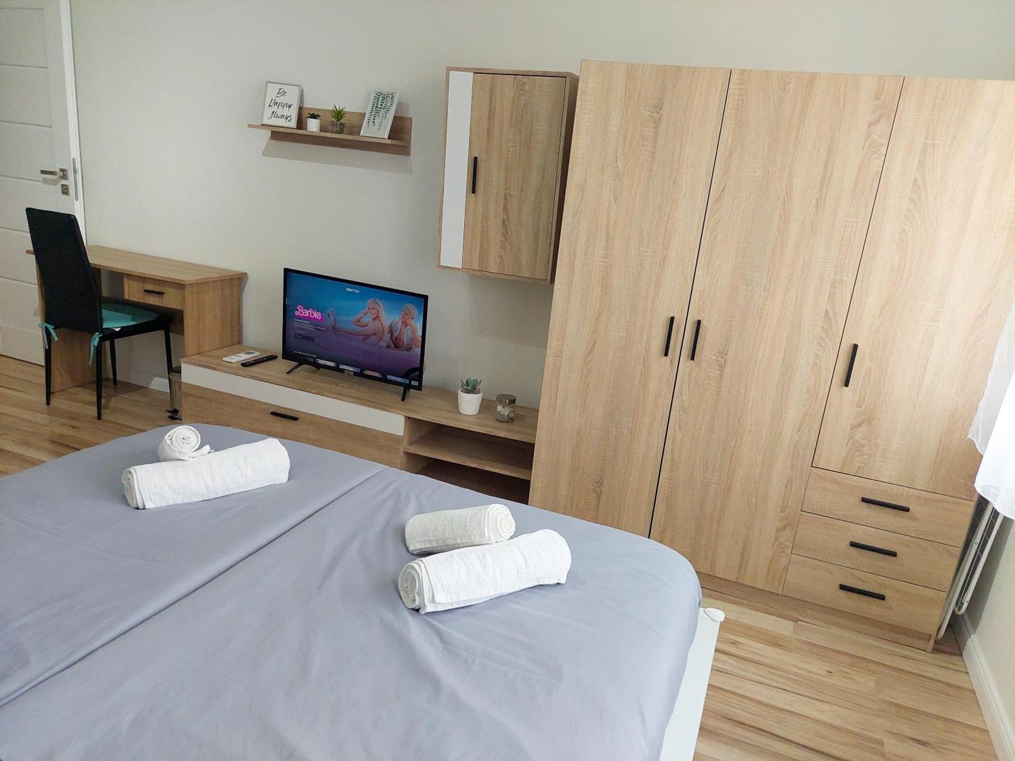 Aweshome City Apartment - 3 Bedrooms And Free Parking Debrecen Luaran gambar