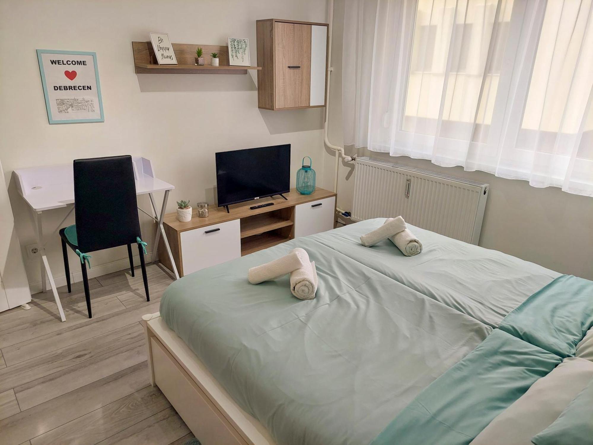Aweshome City Apartment - 3 Bedrooms And Free Parking Debrecen Luaran gambar