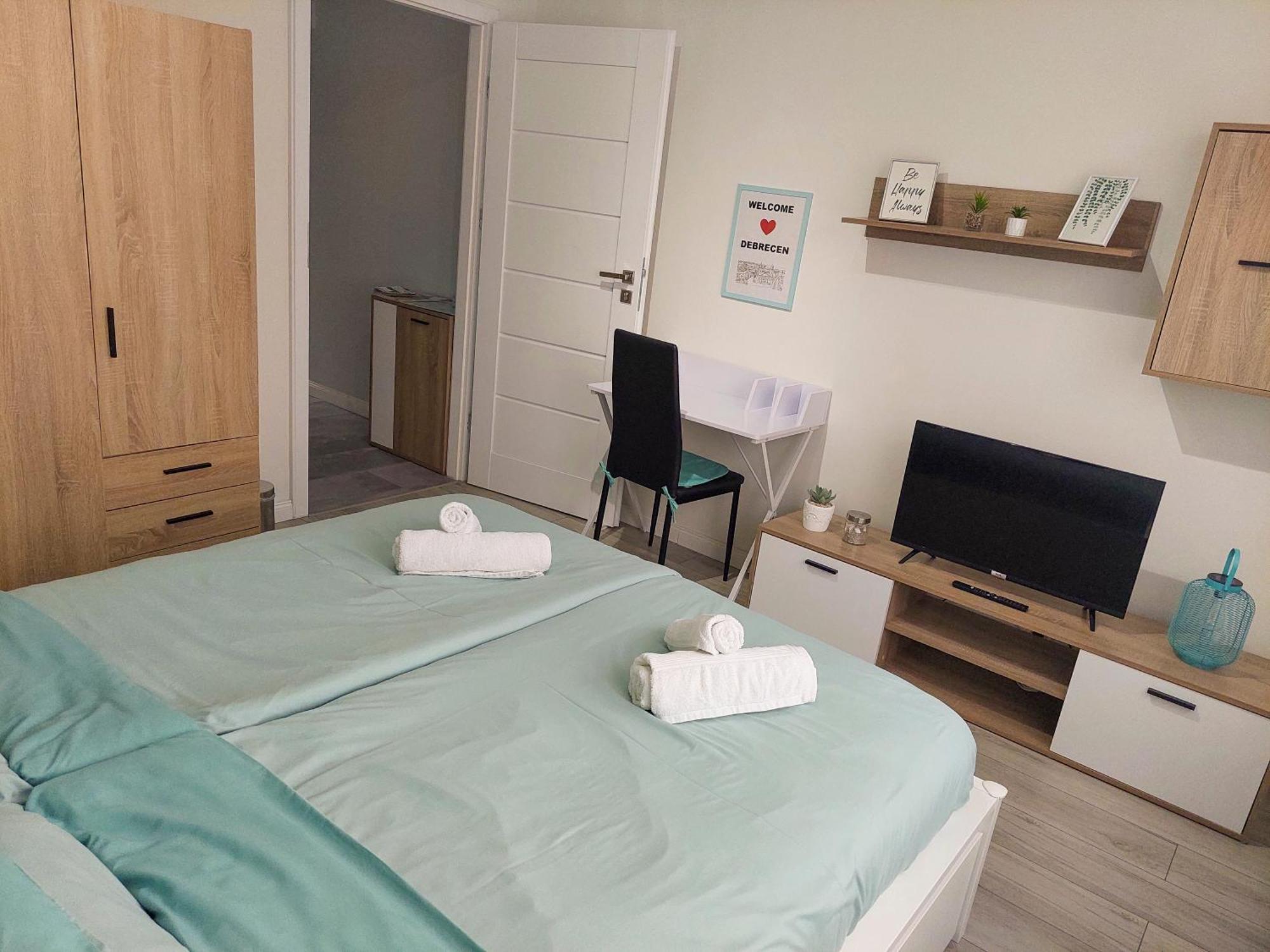 Aweshome City Apartment - 3 Bedrooms And Free Parking Debrecen Luaran gambar