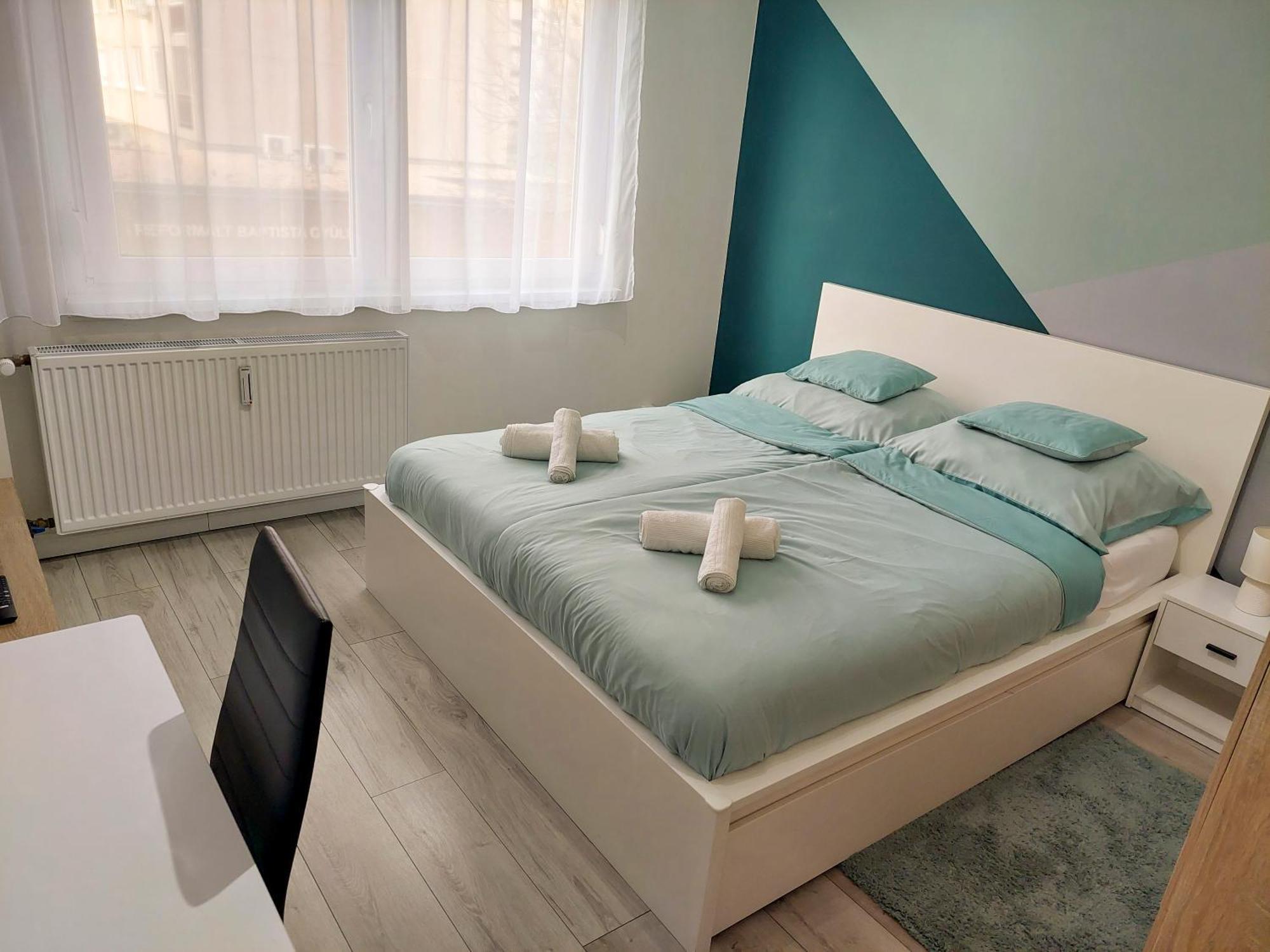 Aweshome City Apartment - 3 Bedrooms And Free Parking Debrecen Luaran gambar